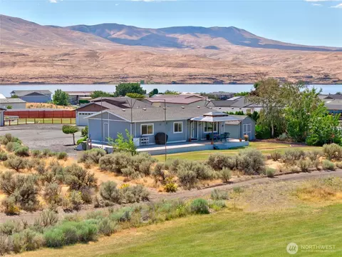 403 Summer Pl SW, Mattawa, WA 99349