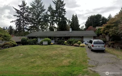 8019 NE 27th St, Medina, WA 98039