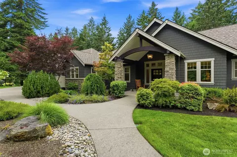 605 Hyak Way, Fox Island, WA 98333