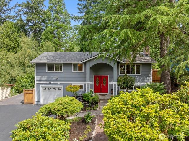 8512 NE 136th St, Kirkland, WA 98034