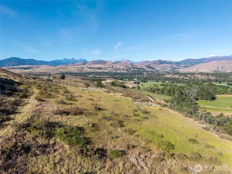 42 Prospect Rd, Winthrop, WA 98862