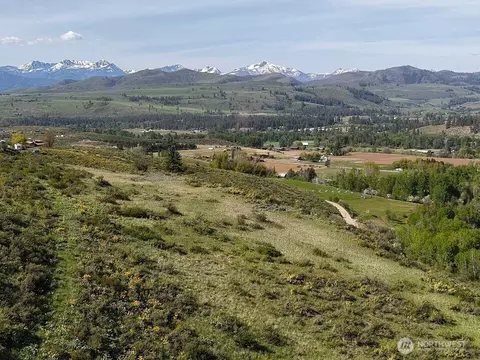 42 Prospect Rd, Winthrop, WA 98862