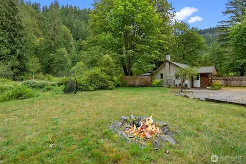 53665 White Falls Ct, Concrete, WA 98237
