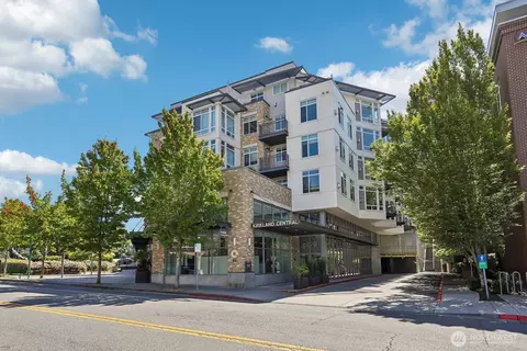211 Kirkland Ave #206, Kirkland, WA 98033