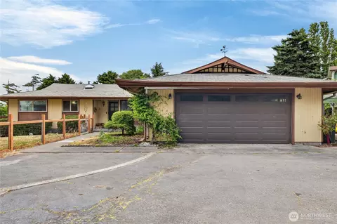 2452 Williams Rd, Oak Harbor, WA 98277