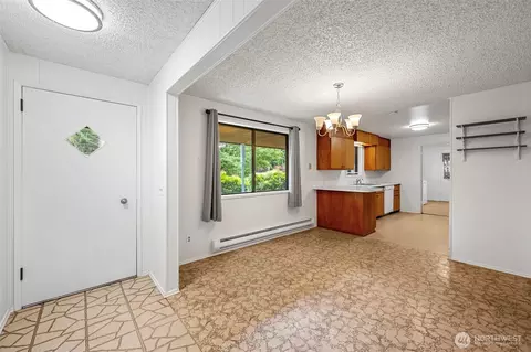 Entry Way - 301 SW 108th St, Everett, WA 98204 photo 2 of 2