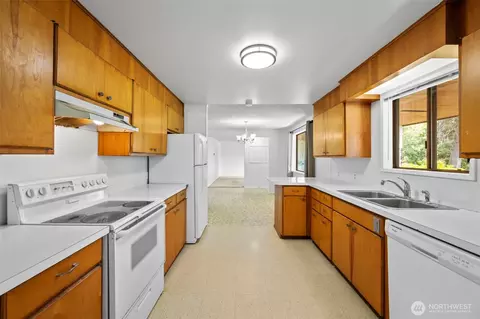 Kitchen - 301 SW 108th St, Everett, WA 98204 photo 3 of 3