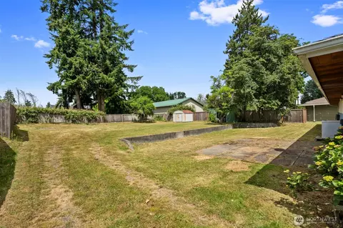 Exterior - 301 SW 108th St, Everett, WA 98204 photo 5 of 8