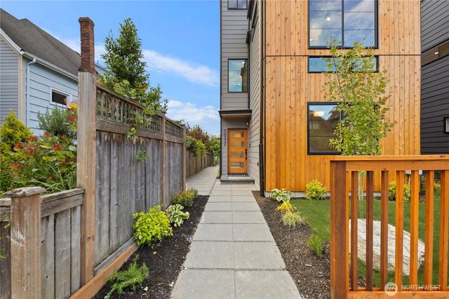 3932 S Angeline St, Seattle, WA 98118