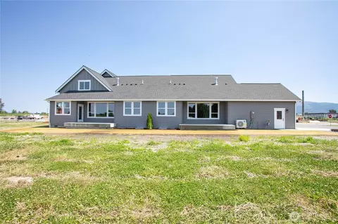 Exterior - 400 W 3rd St #A, Everson, WA 98247 photo 6 of 6