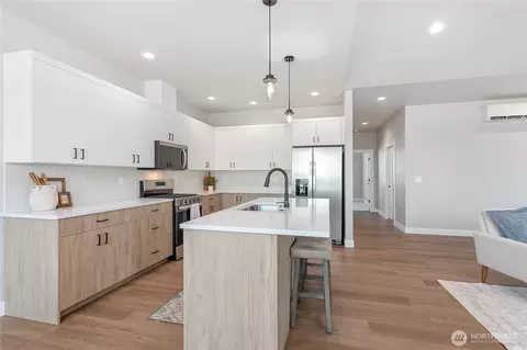 Kitchen - 400 W 3rd St #A, Everson, WA 98247 photo 2 of 4