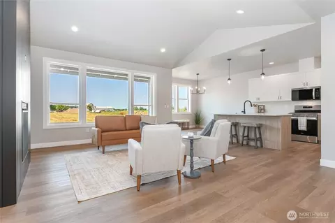 Living - 400 W 3rd St #A, Everson, WA 98247 photo 1 of 4