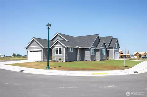 Exterior - 400 W 3rd St #A, Everson, WA 98247 photo 4 of 6