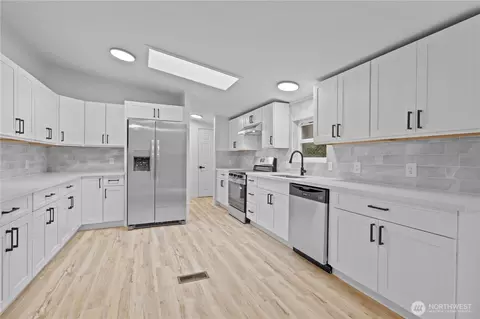 Kitchen - 22510 196th St E, Orting, WA 98360 photo 2 of 3