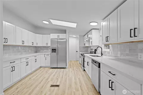 Kitchen - 22510 196th St E, Orting, WA 98360 photo 1 of 3
