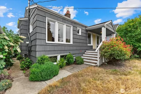 706 N 78th St, Seattle, WA 98103