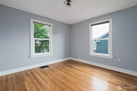 Bedroom - 3731 Hoyt Ave, Everett, WA 98201 photo 2 of 8