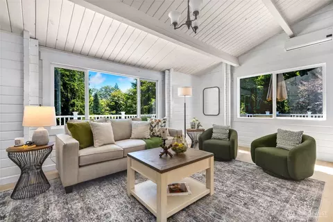 Living - 16901 Stackpole Rd, Monroe, WA 98272 photo 1 of 4