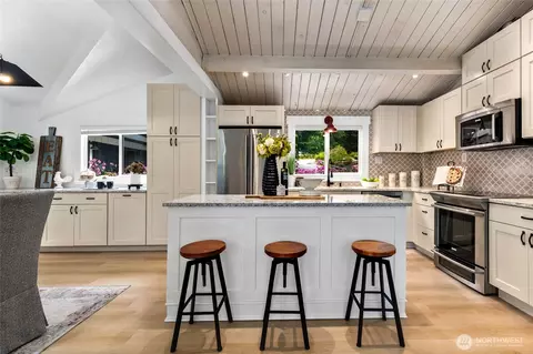 Kitchen - 16901 Stackpole Rd, Monroe, WA 98272 photo 1 of 3
