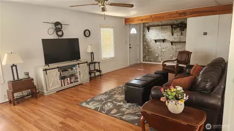 Living - 81 Tacoma Ave, Eltopia, WA 99330 photo 1 of 2