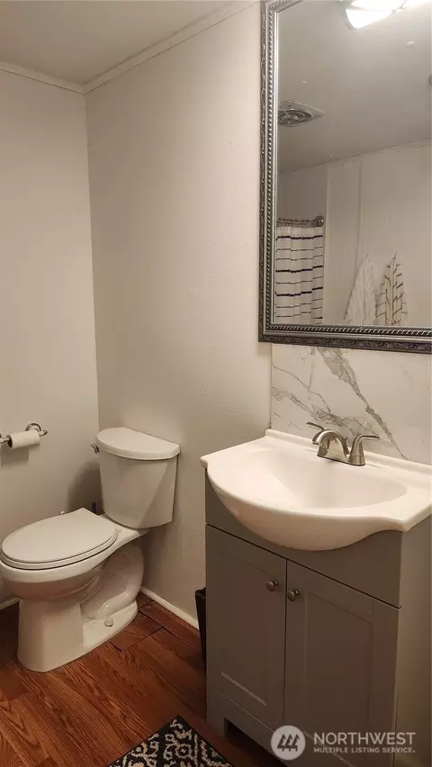Bath - 81 Tacoma Ave, Eltopia, WA 99330 photo 7 of 8