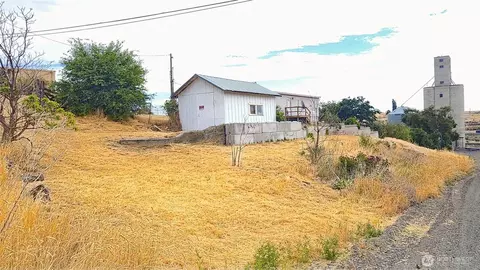 Exterior - 81 Tacoma Ave, Eltopia, WA 99330 photo 5 of 6