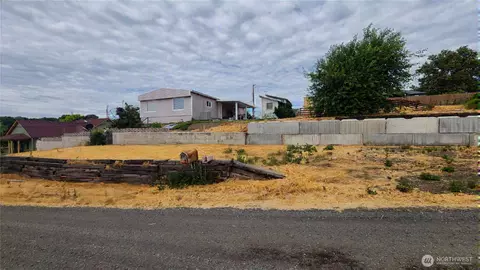 Other - 81 Tacoma Ave, Eltopia, WA 99330 photo 2 of 11