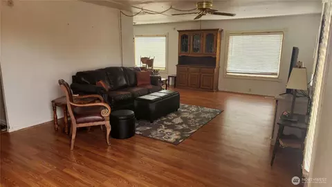 Living - 81 Tacoma Ave, Eltopia, WA 99330 photo 2 of 2
