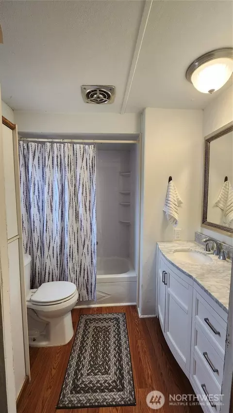 Bath - 81 Tacoma Ave, Eltopia, WA 99330 photo 3 of 8