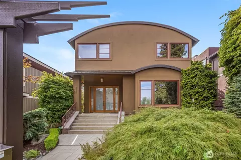317 1st St, Kirkland, WA 98033