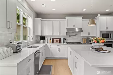 Kitchen - 8815 NE 204th St, Bothell, WA 98011 photo 1 of 7