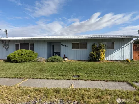 9042 Forrestal Ln #B, Moses Lake, WA 98837