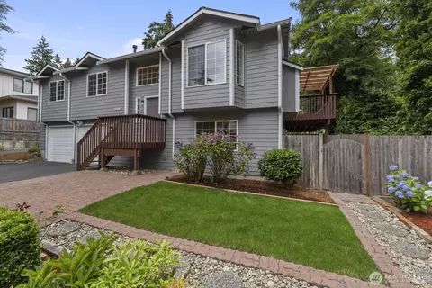 12057 20th Ave NE, Seattle, WA 98125