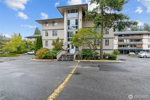 5630 200th St SW #B313, Lynnwood, WA 98036