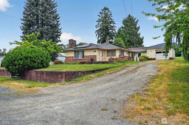 17027 Lake View Blvd, Mount Vernon, WA 98274