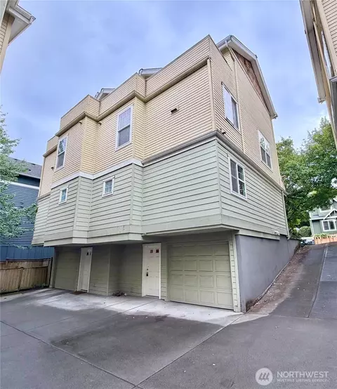 9216 Stone Ave N #B, Seattle, WA 98103