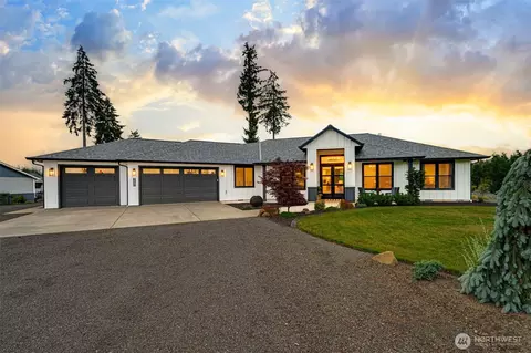 260 Bullhead Dr, Castle Rock, WA 98611