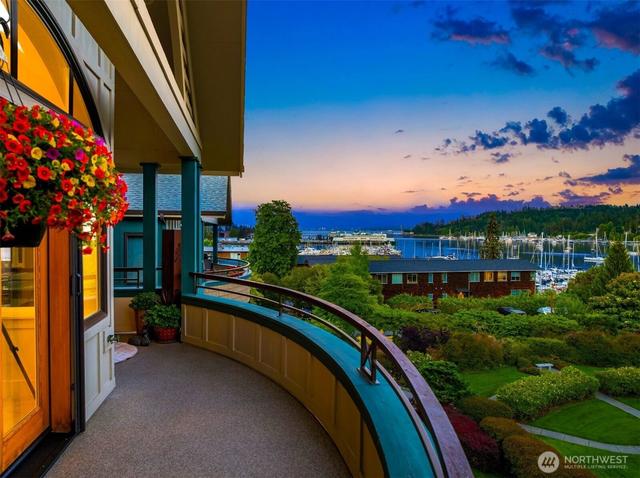 450 Wood Ave SW #3B, Bainbridge Island, WA 98110