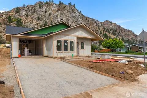 14898 Red Delicious St, Entiat, WA 98822