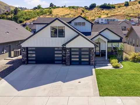 1014 Racine Springs Dr, Wenatchee, WA 98801