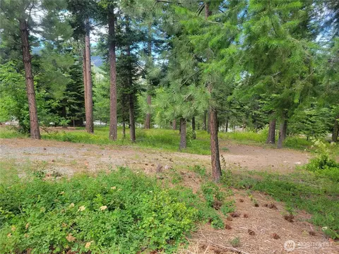 6757 Forest Ridge Dr, Wenatchee, WA 98801