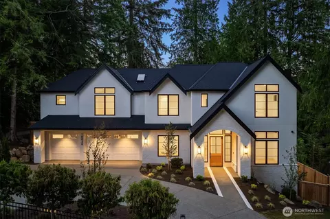 10030 NE 27th St, Bellevue, WA 98004