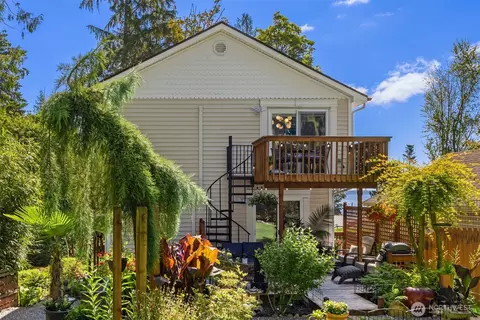 19131 Harris Ave NE, Suquamish, WA 98392