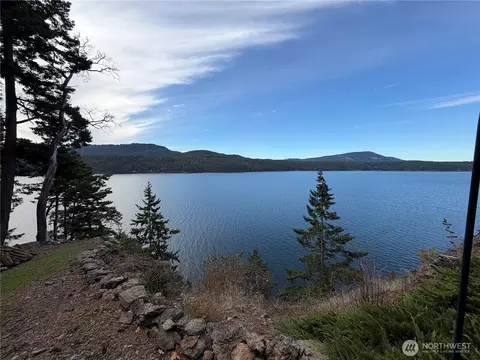 167 Shore Dr, Eastsound, WA 98245