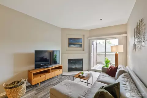8745 Greenwood Ave N #115, Seattle, WA 98103