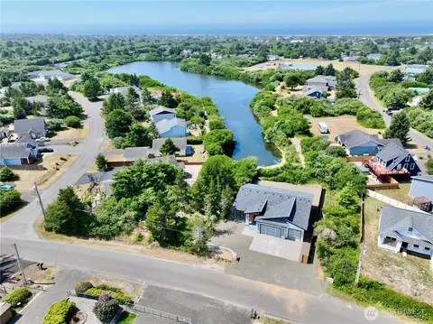 887 Texmar Ave SW, Ocean Shores, WA 98569