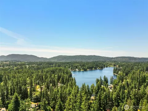 22783 SE 18th St, Sammamish, WA 98075