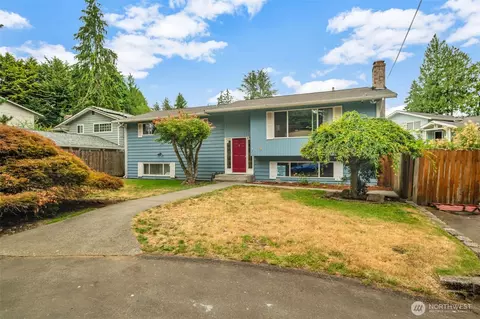 302 N 188th St, Shoreline, WA 98133