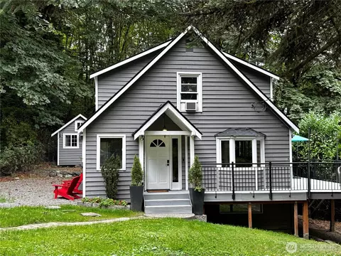 8233 NE 169th St, Kenmore, WA 98028