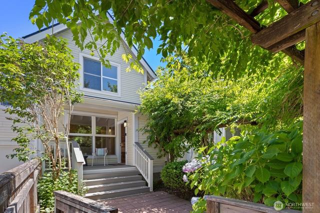 6726 35th Pl S, Seattle, WA 98118